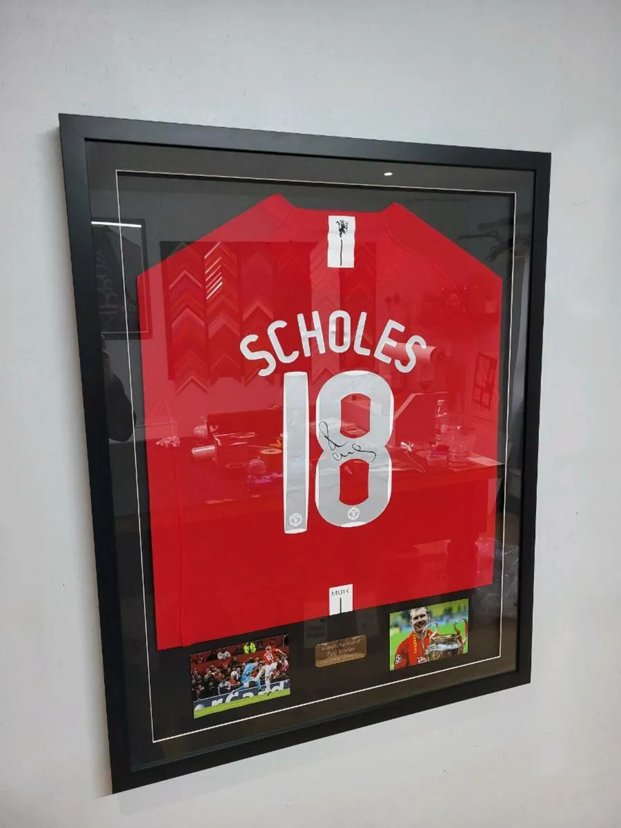 Premium Framed Paul Scholes Signed Shirt - Image 1