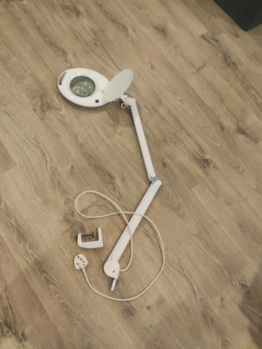 Magnifying lamp - Image 2