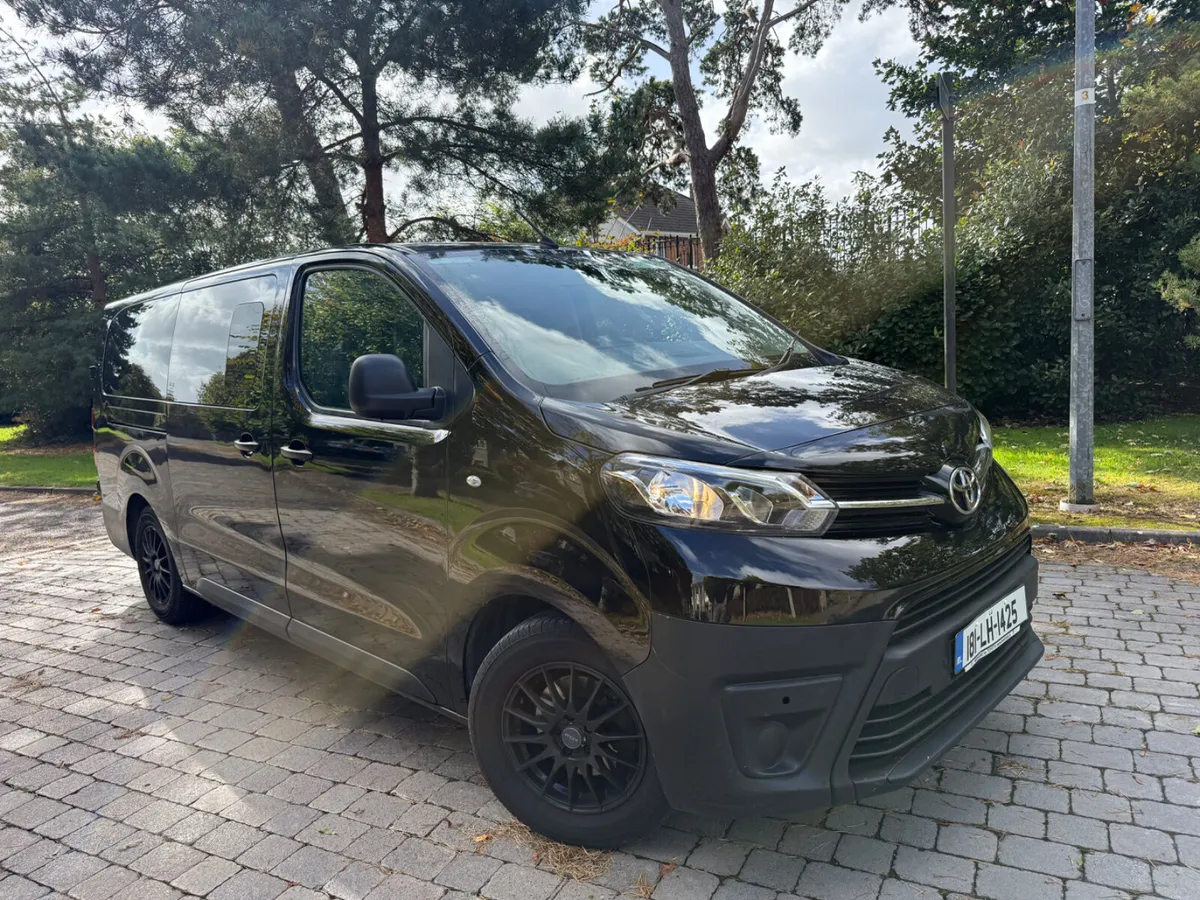 Toyota Proace 2018 LWB LEATHER SEATS 9 Seater - Image 1
