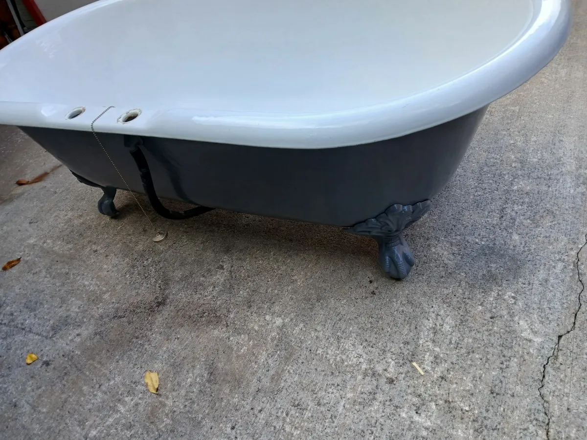 Cast iron Bath - Image 3