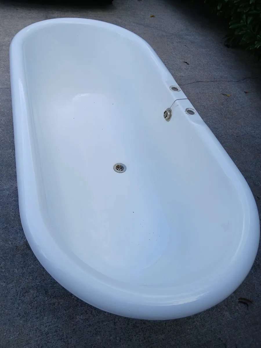 Cast iron Bath - Image 4