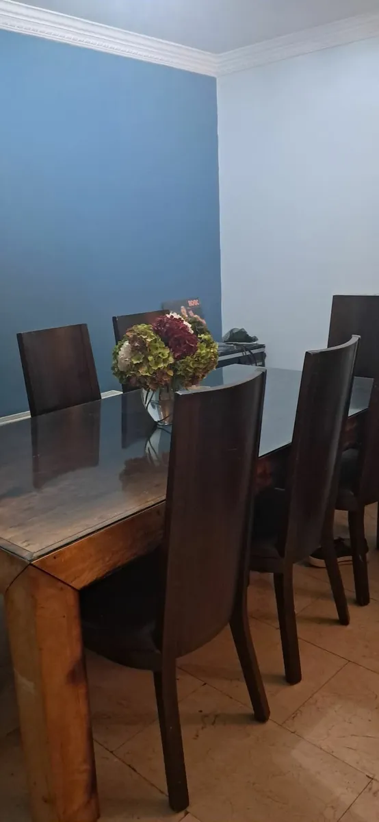 Dining table and chairs - Image 1
