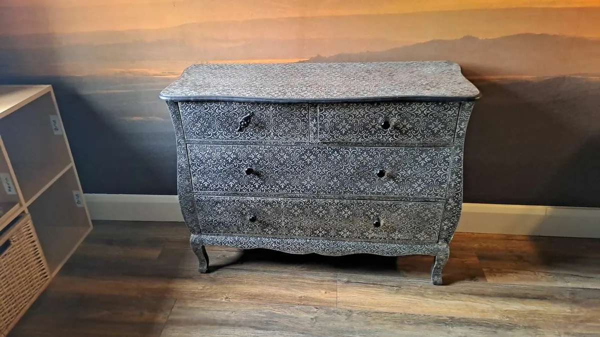 Boutique Chest of Drawers - Image 2
