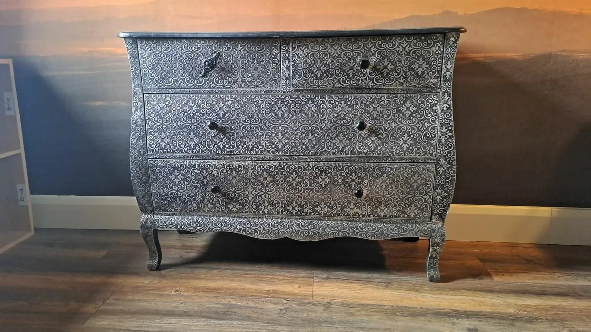 Boutique Chest of Drawers - Image 1