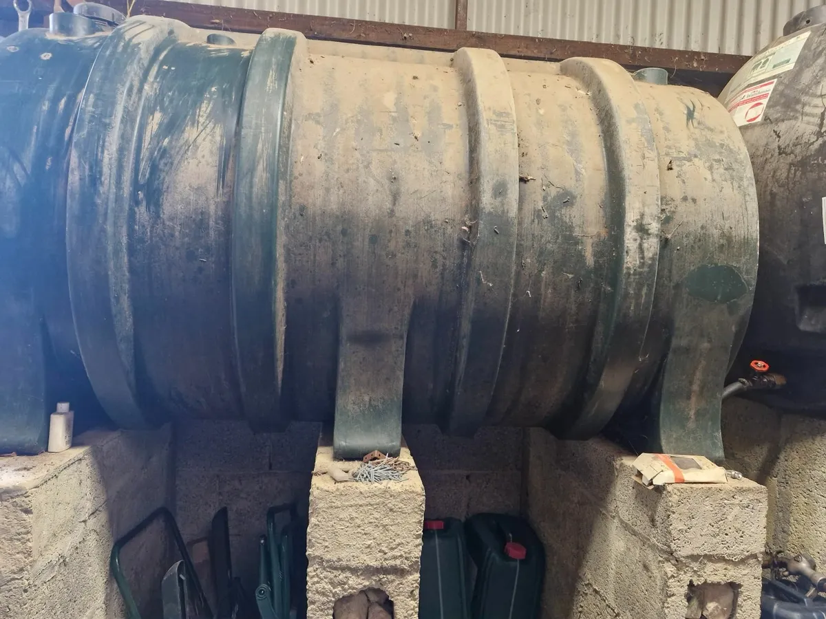 oil tank - Image 1