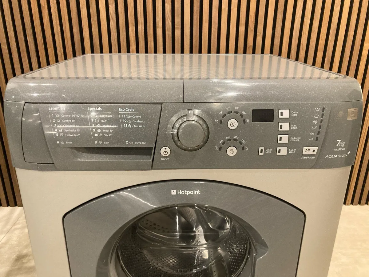 Hotpoint Aquarius WMF740 7kg Washing Machine - Image 3