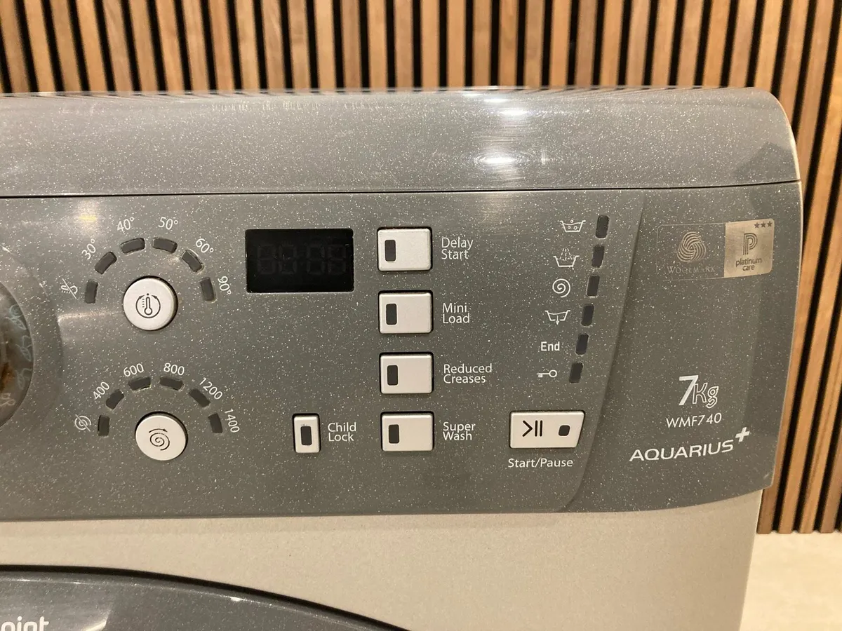 Hotpoint Aquarius WMF740 7kg Washing Machine - Image 4