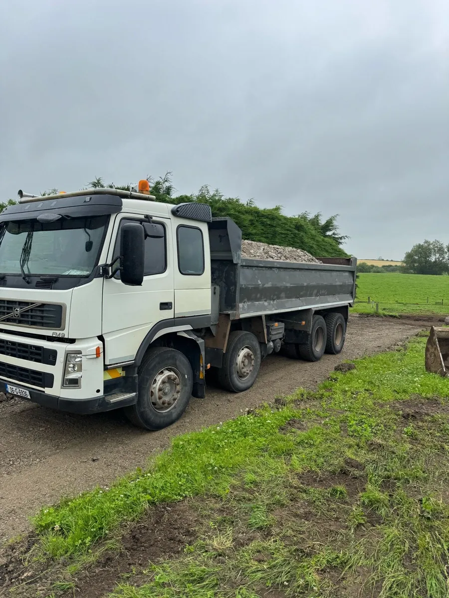Volvo tipper - Image 1
