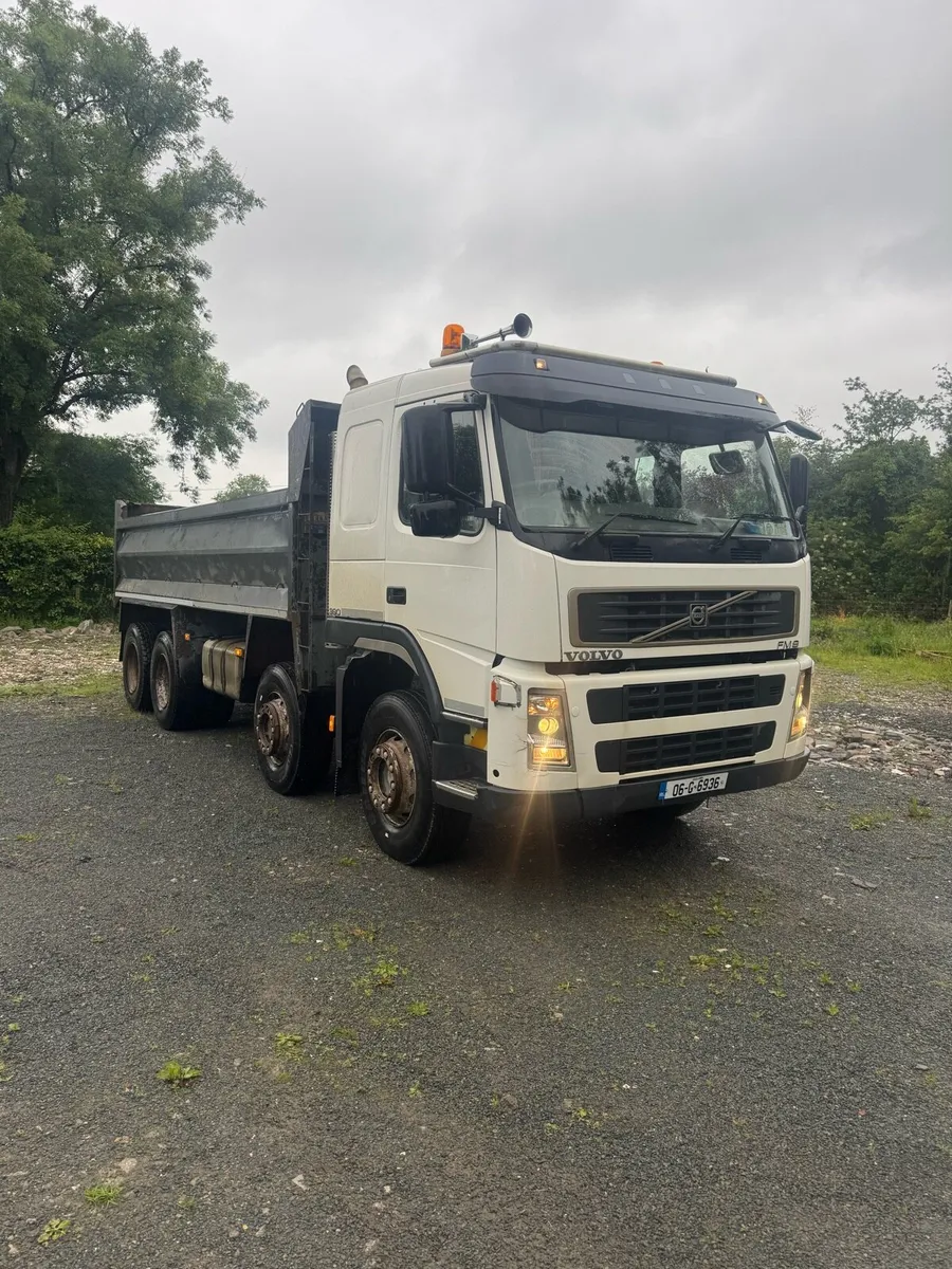 Volvo tipper - Image 2