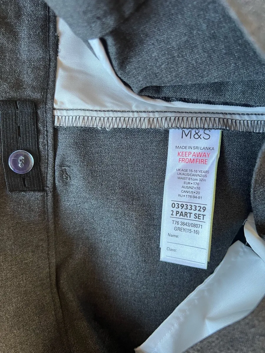 School uniforms - Image 4