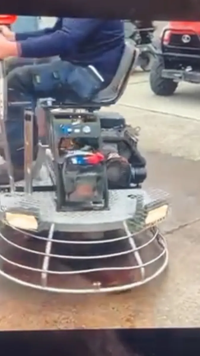 Ride on Power Float for sale - Image 4