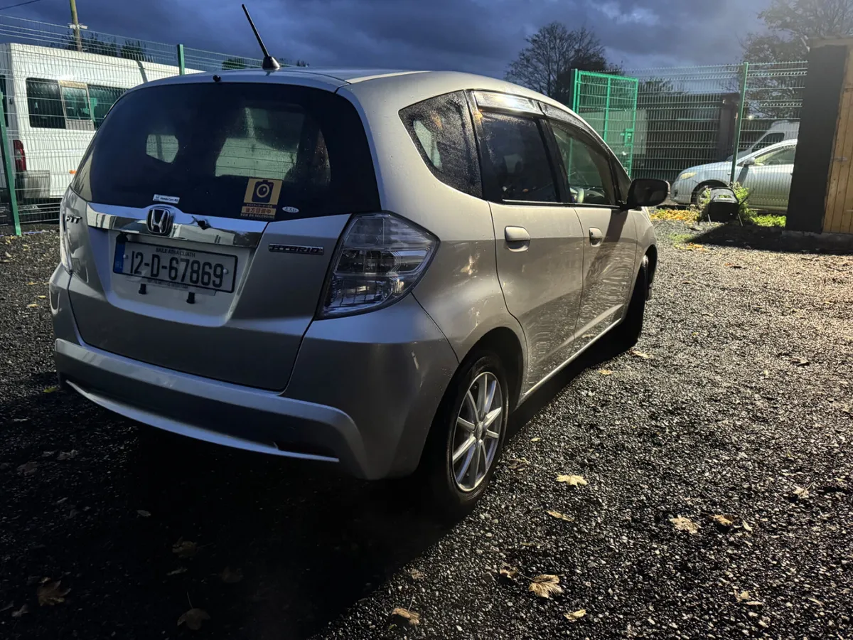 Honda Fit 2012 fully automatic - Image 4