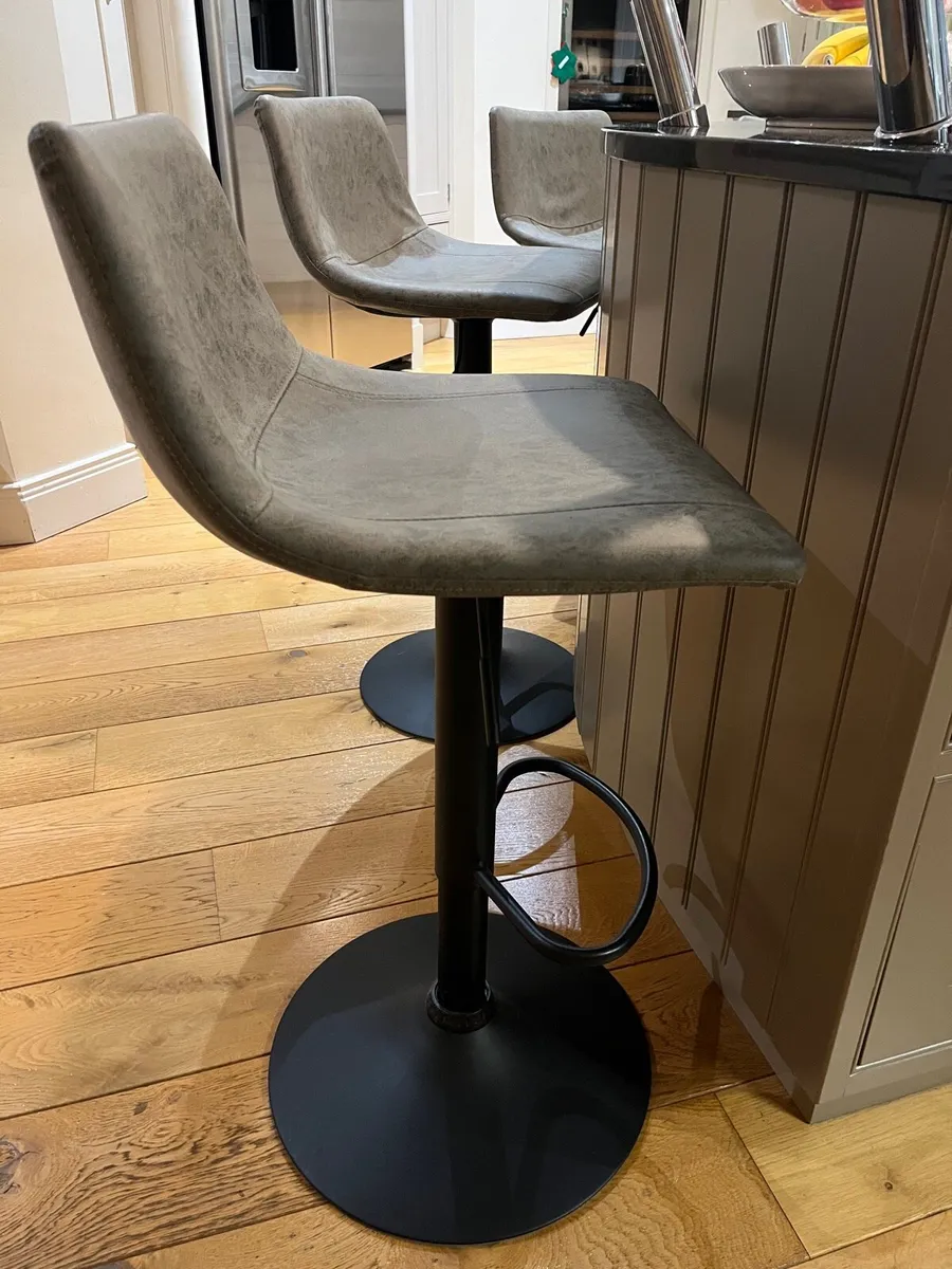 Breakfast bar stools (4 no.) - Image 3