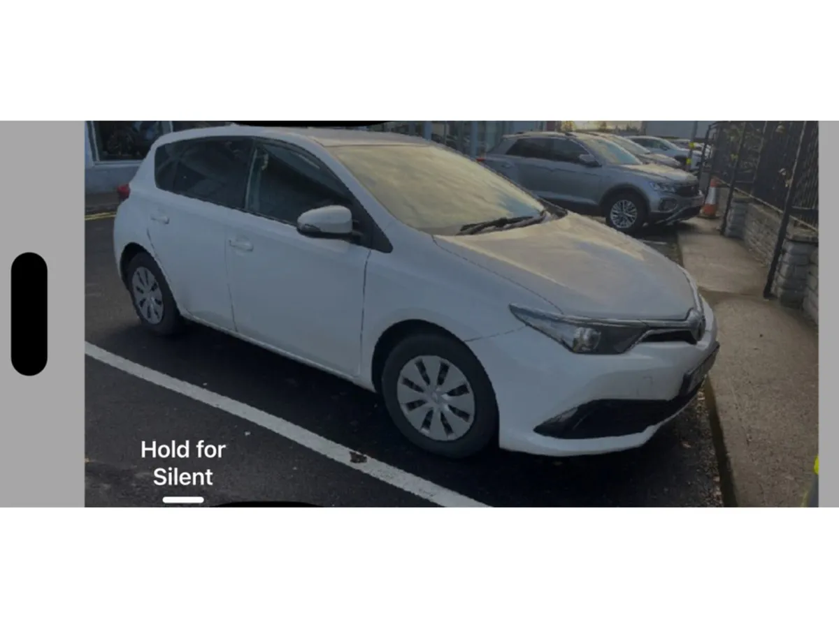 Toyota Auris 1.4 D-4D TERRA 4DR