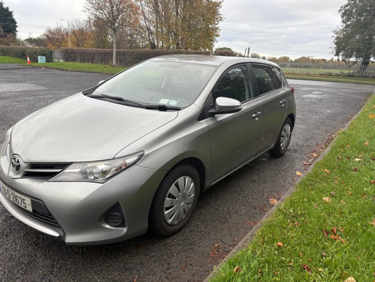 Toyota Auris 1.33 TERRA NG 4DR - Image 2