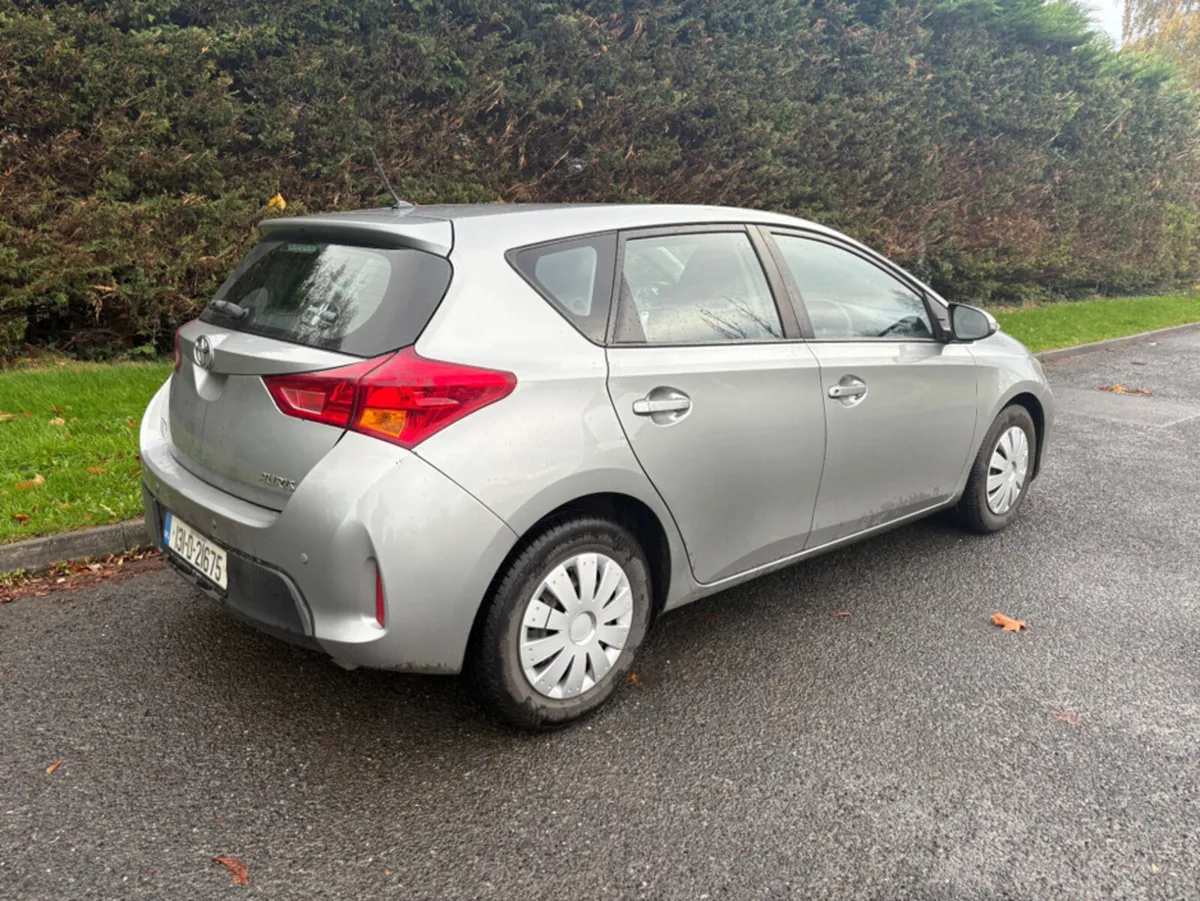 Toyota Auris 1.33 TERRA NG 4DR - Image 3