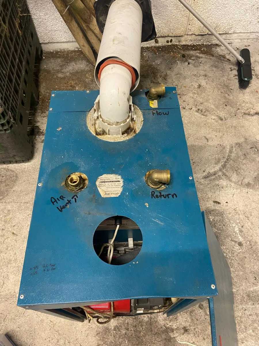 Oil boiler - Image 4