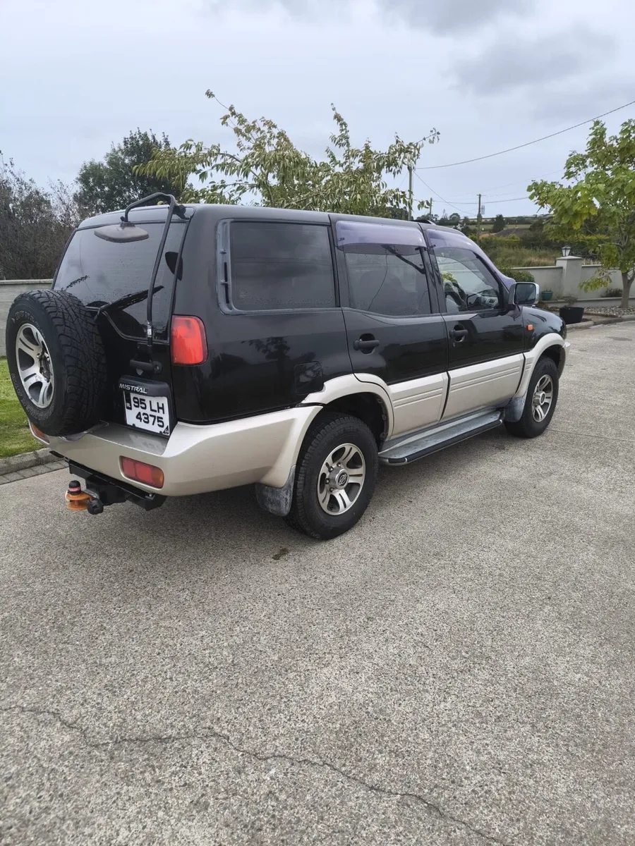 Nissan mistral  /patrol safari - Image 3