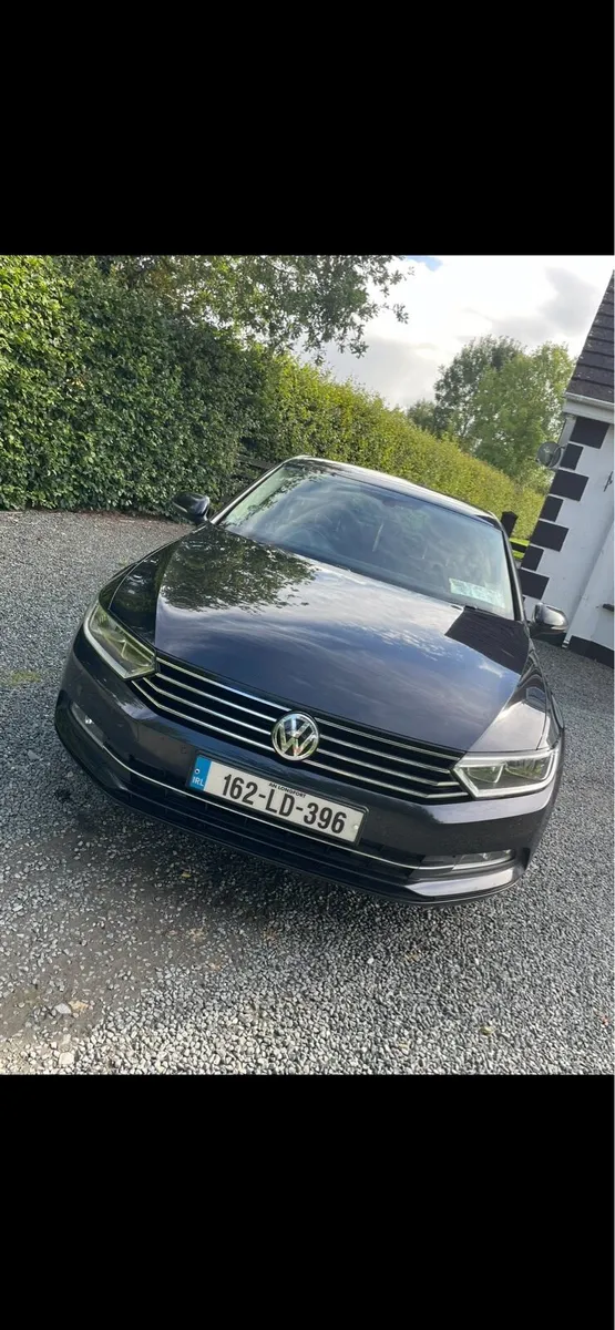 2016 automatic Volkswagen Passat - Image 1