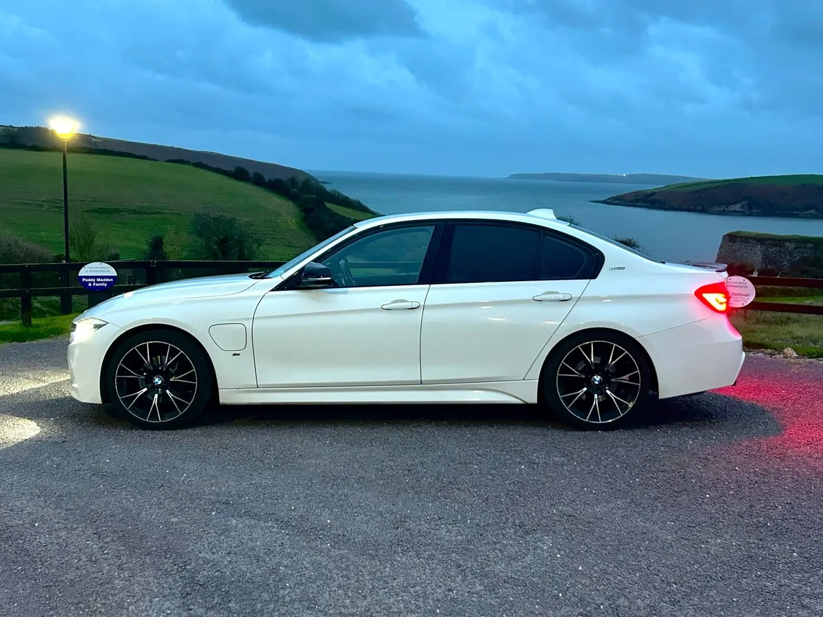 BMW 330E M-SPORT - HarmonKard - HEATED SEATS - ETC - Image 4