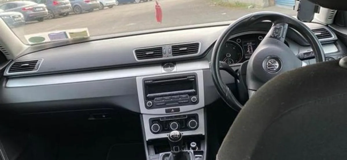 Volkswagen Passat 2013 - Image 4