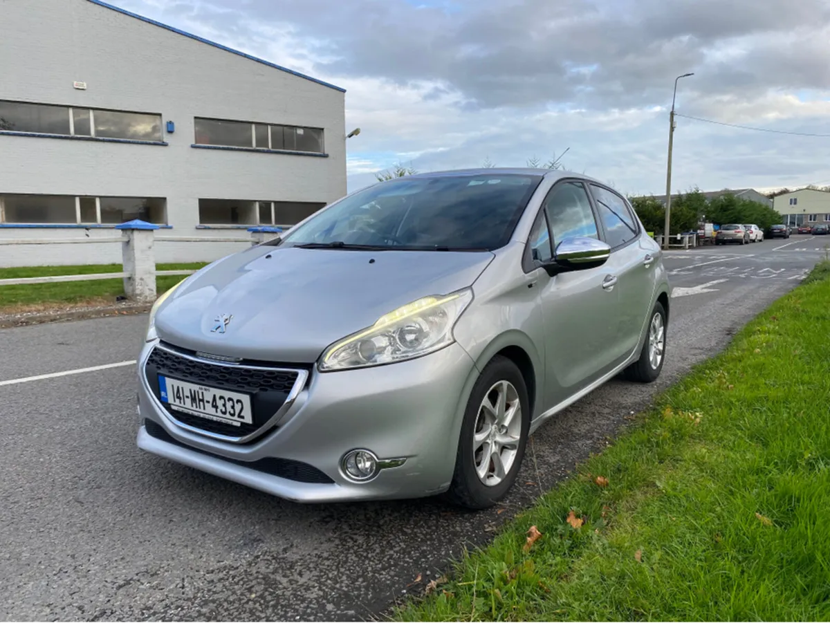 Peugeot 208 1.2 VTI STYLE 82BHP 5DR DIESEL - Image 1