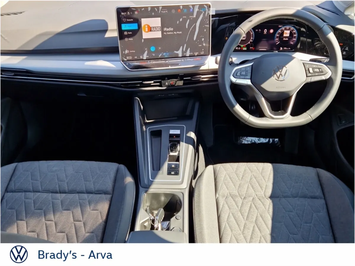 Volkswagen Golf EDITION 75 PHEV 1.5 TSI 150BHP - Image 2