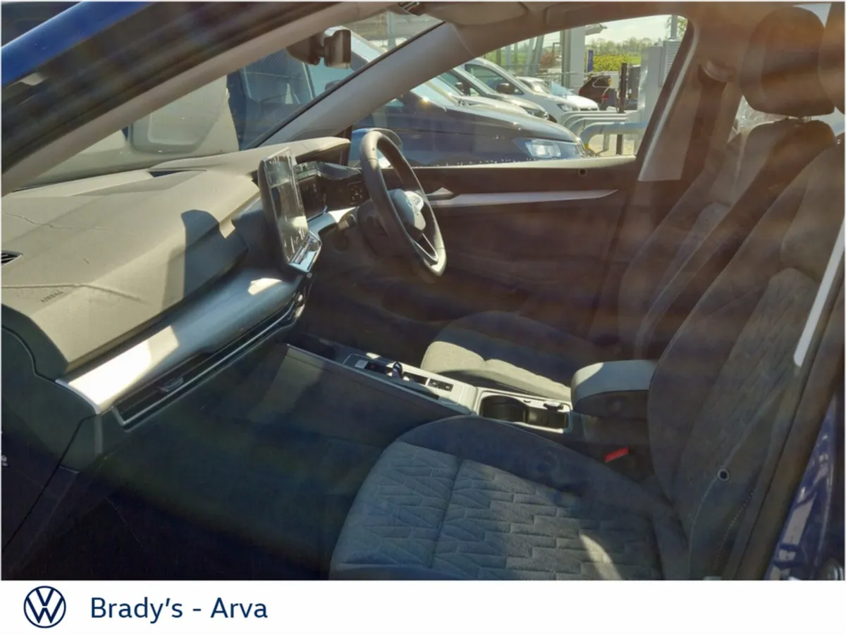 Volkswagen Golf EDITION 75 PHEV 1.5 TSI 150BHP - Image 4