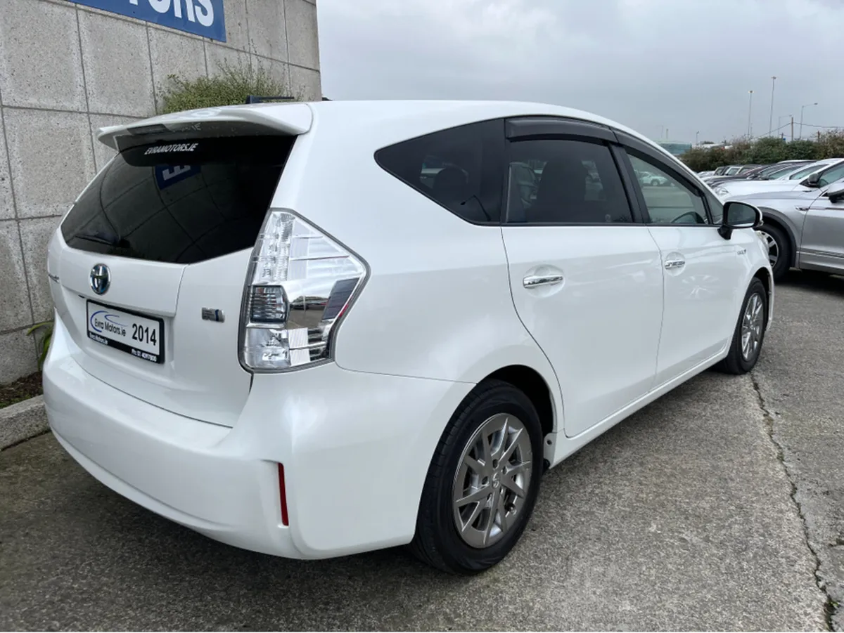 Toyota Prius 7 SEATER AUTOMATIC 1.8 PETROL HYBRID - Image 4