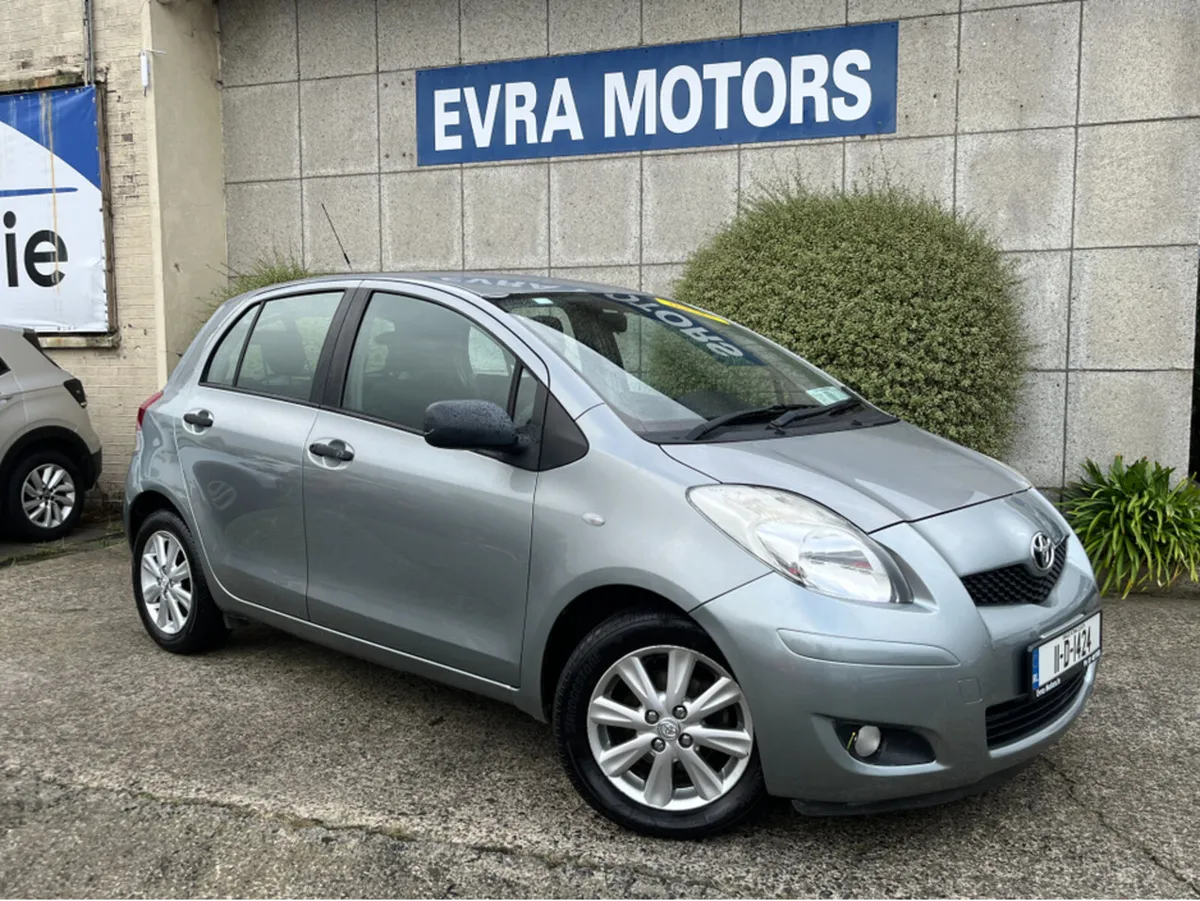 Toyota Yaris 1.4 D4D DIESEL SPORT //LOW MILES// - Image 1