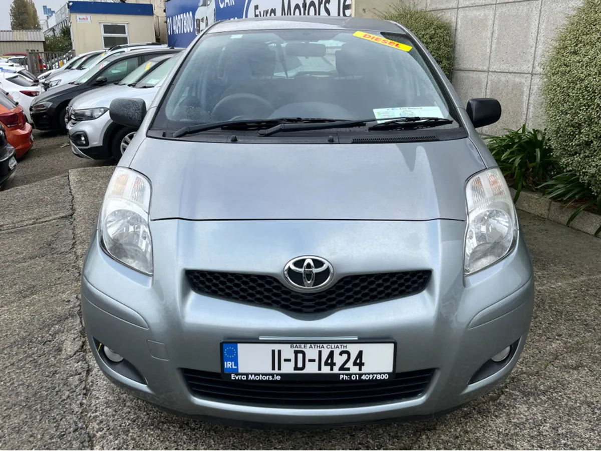 Toyota Yaris 1.4 D4D DIESEL SPORT //LOW MILES// - Image 3