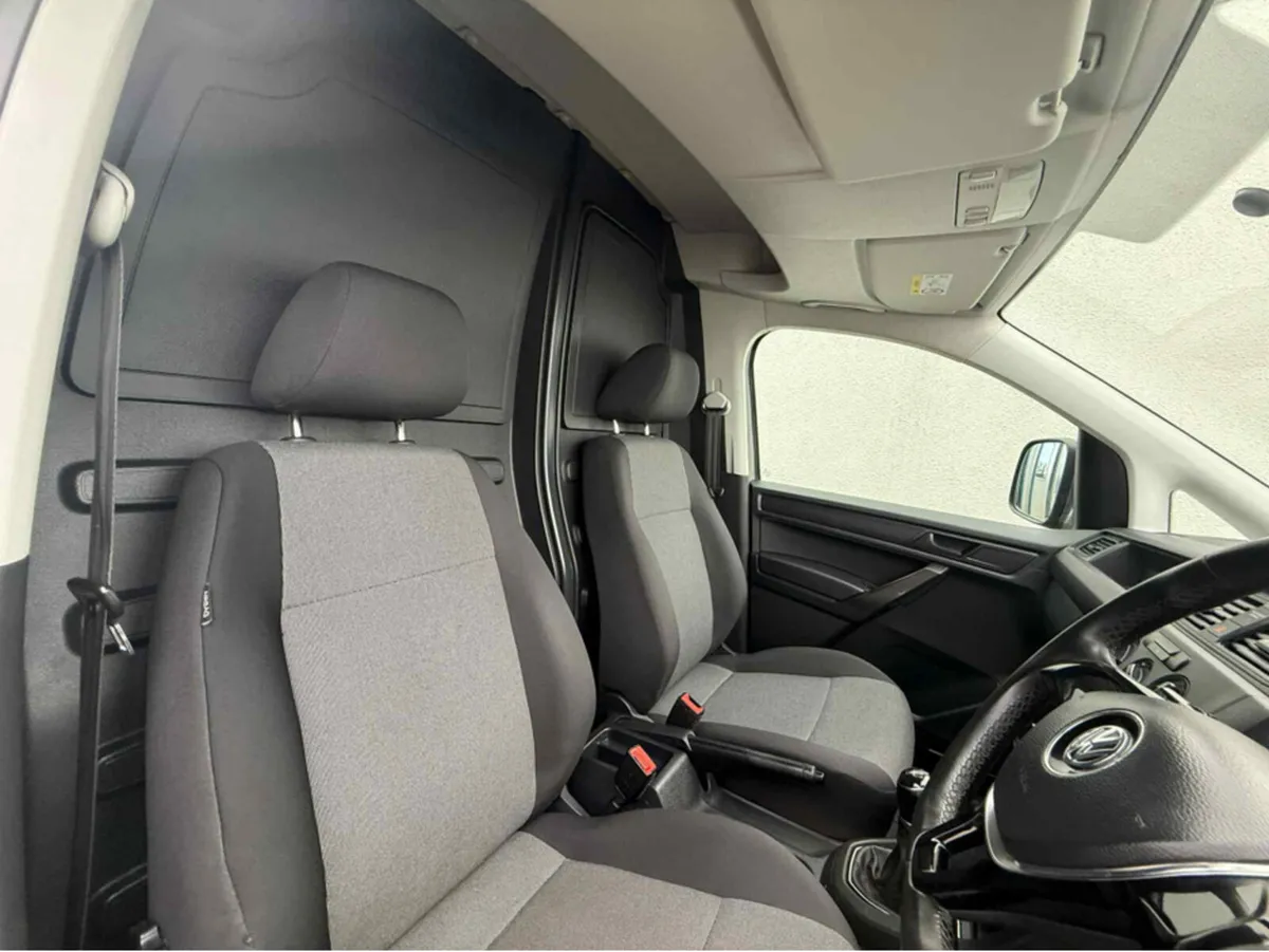 Volkswagen Caddy PV TREND TDI 75HP MANUAL 5SPEED 5 - Image 4