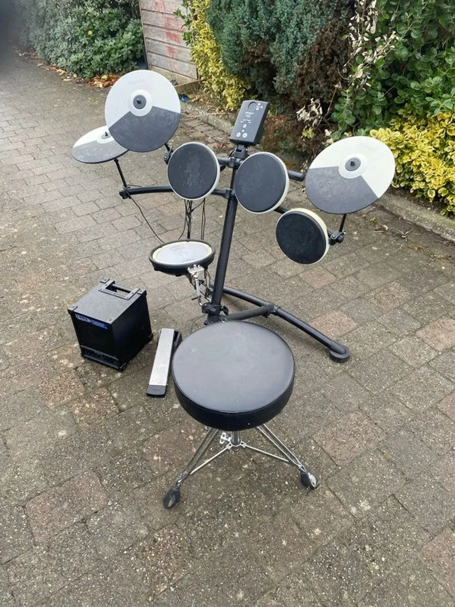 Roland drumkit used - plus amp - works perfect - Image 2