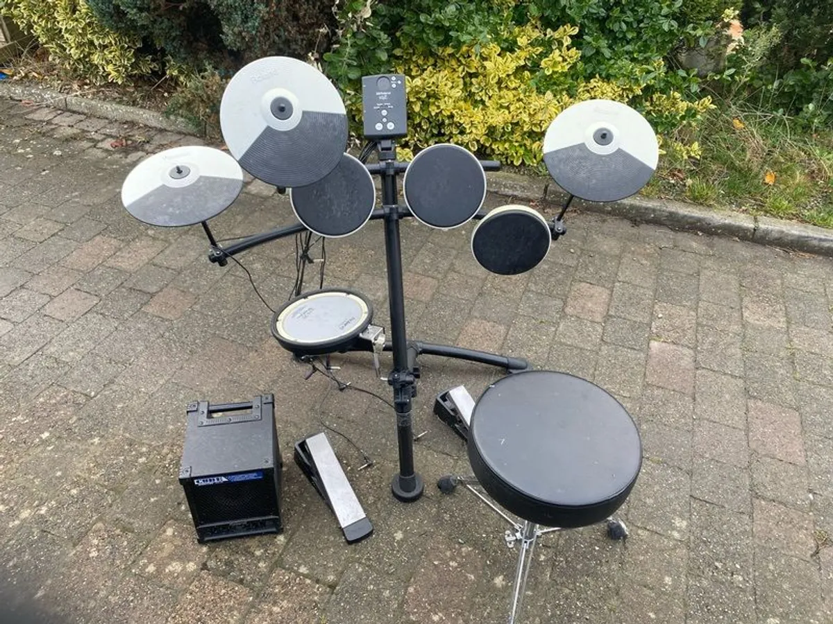 Roland drumkit used - plus amp - works perfect - Image 3