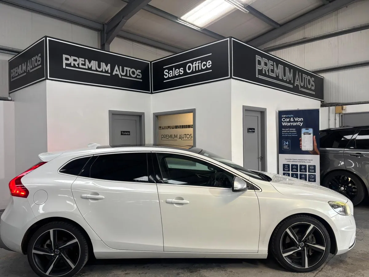 Volvo V40 2016. D4 R-DESIGN  AUTOMATIC - Image 2