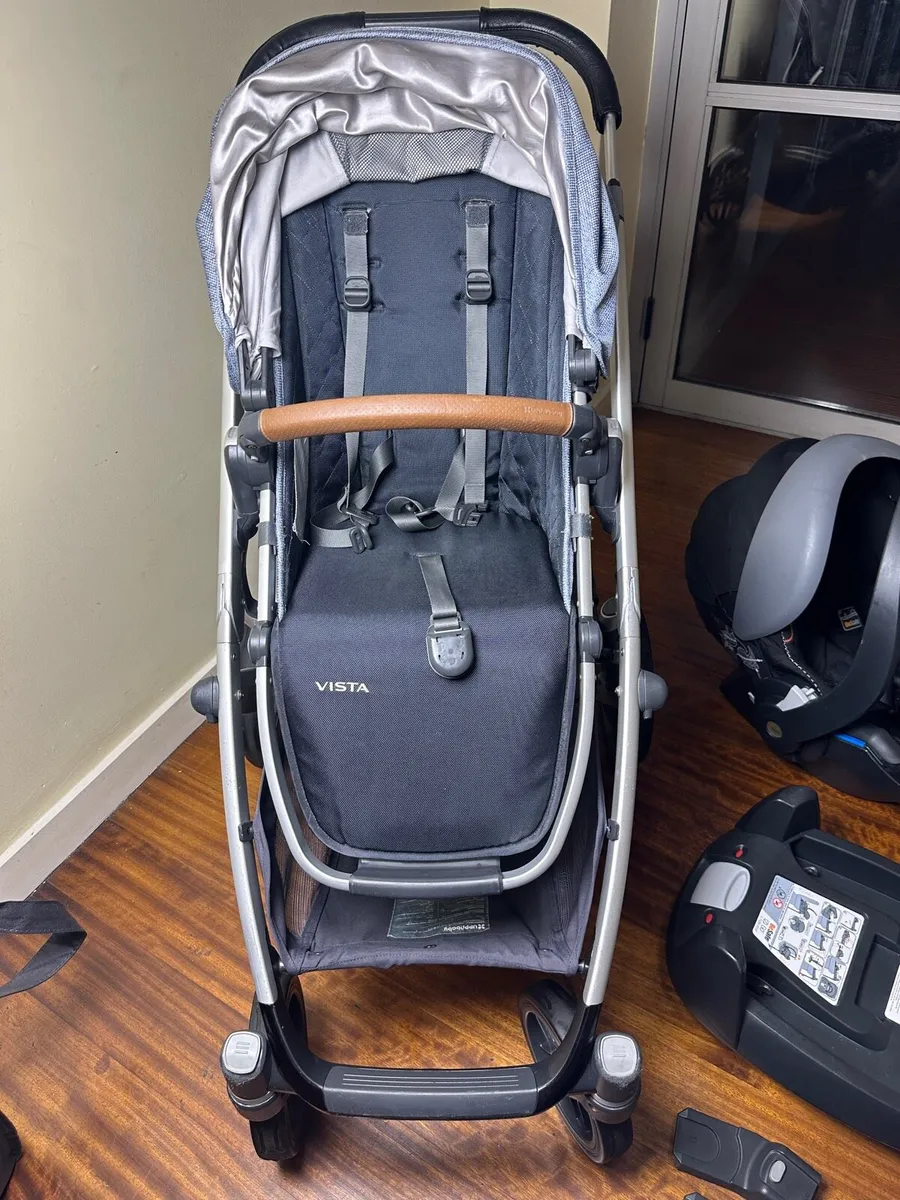 Full set Uppababy vista with car seat and isofix b - Image 3