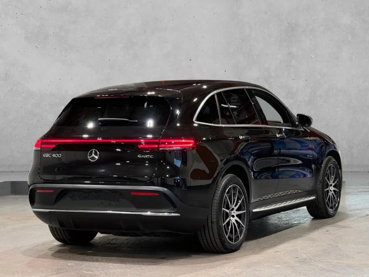 222 Mercedes-Benz EQC 400 Amg Line - Image 3