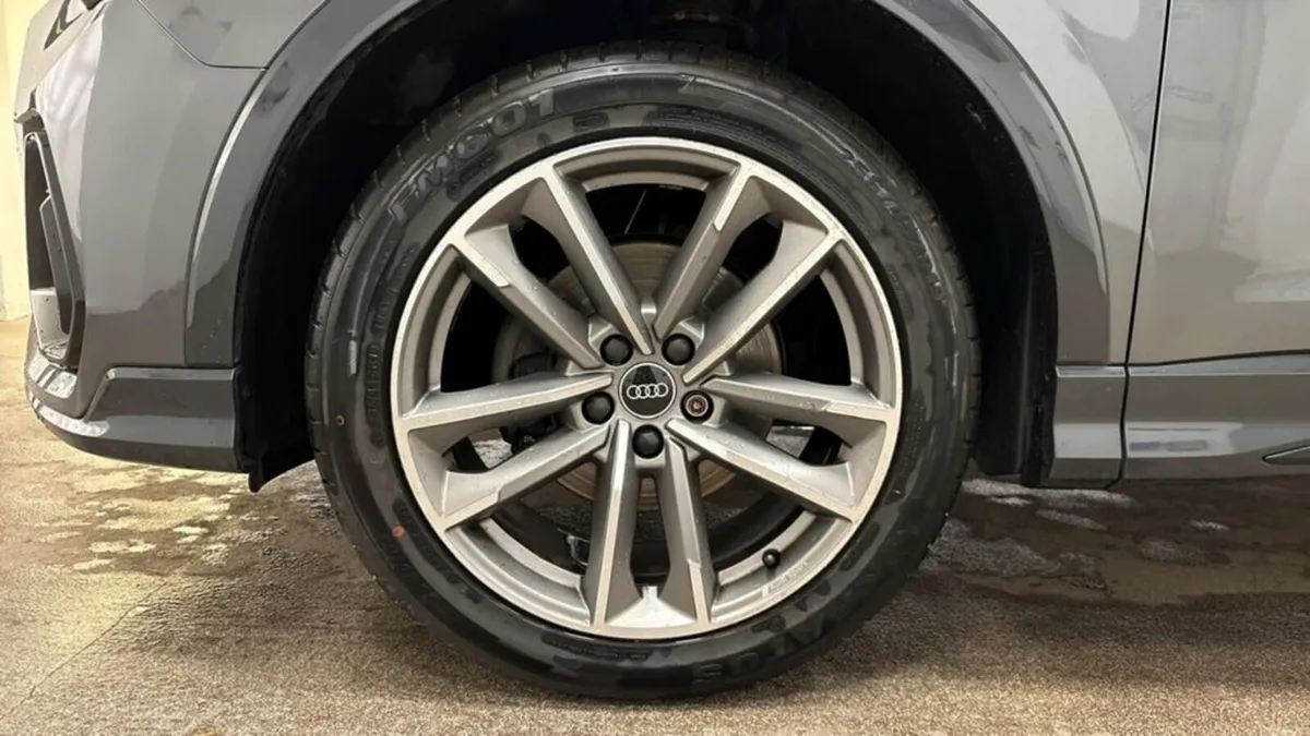 2.0 TDI 35 Black Edition SUV 5dr Diesel S Tronic E - Image 4