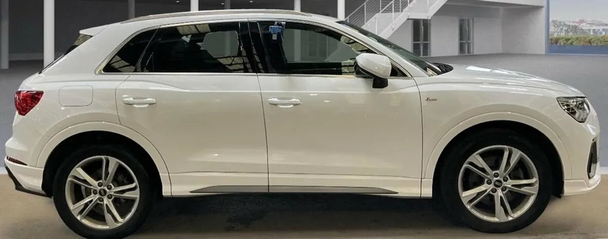 2.0 TDI 40 S line SUV 5dr Diesel S Tronic quattro - Image 3