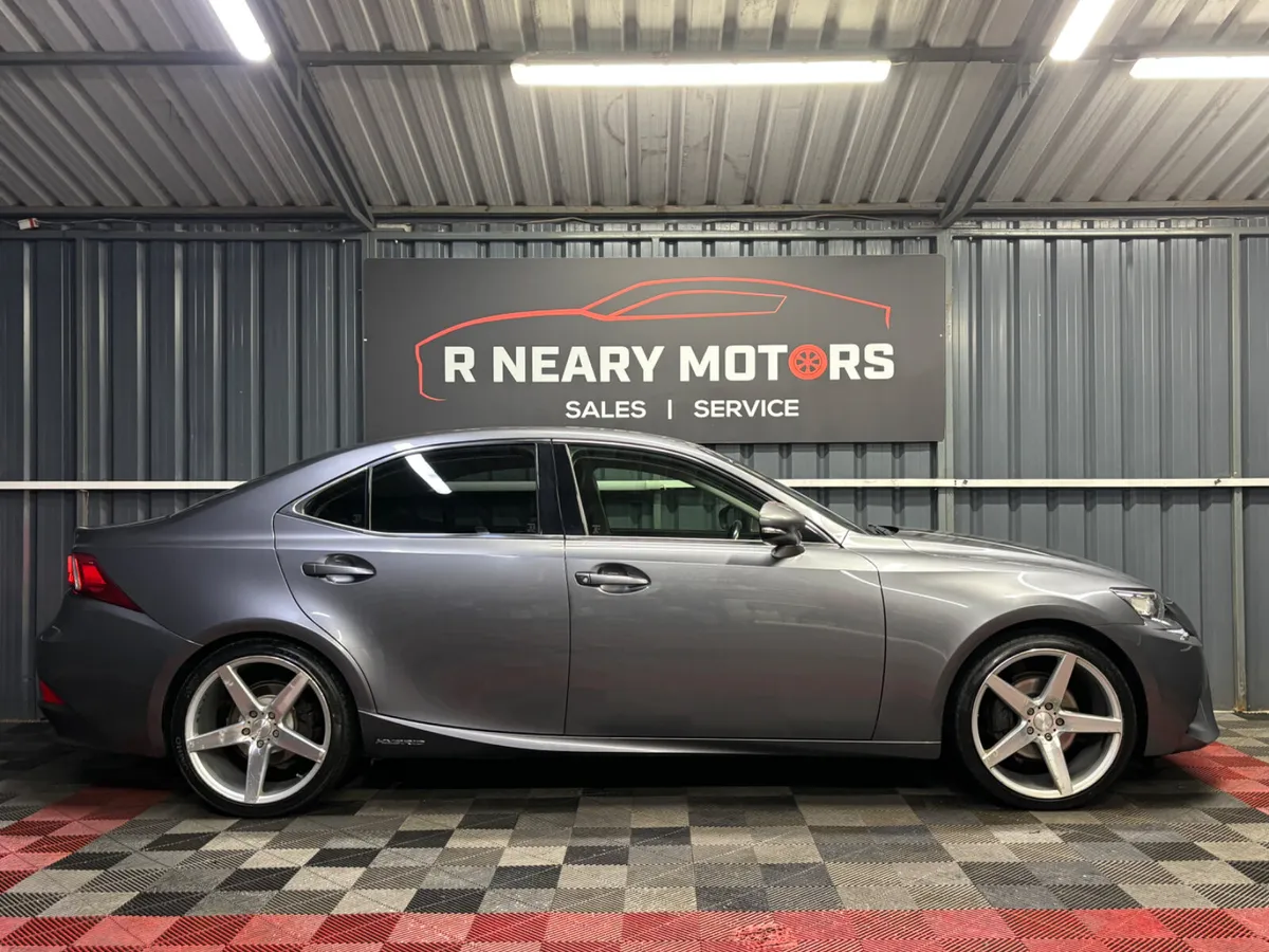 2014 142 Lexus IS300H Executive Automatic - Image 4