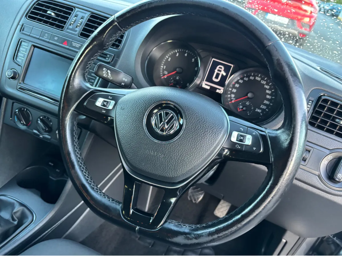 Volkswagen Polo TRENDLINE 1.0 60HP MANUAL 5SPEED 5 - Image 4
