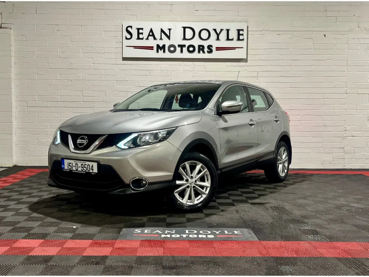 Nissan Qashqai 2015 1.2 Petrol Manual LOW KM - Image 2
