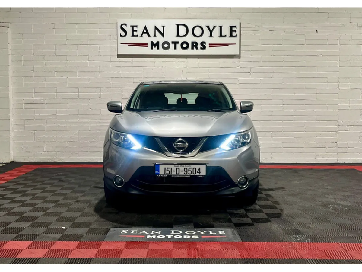 Nissan Qashqai 2015 1.2 Petrol Manual LOW KM - Image 3