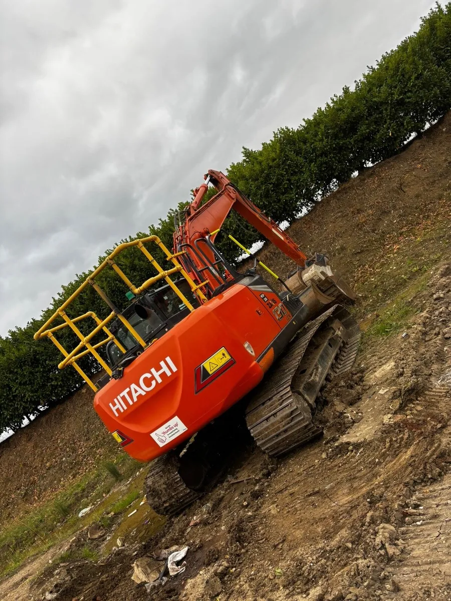 Hitachi Zx130-7 Excavator - Image 2