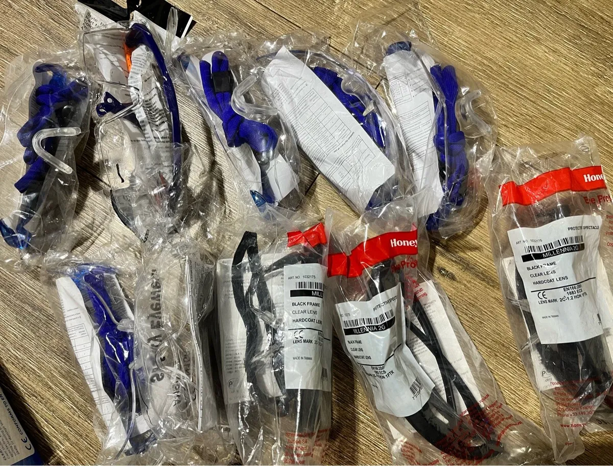 New & packed Eyes protect glasses, gloves - Image 2