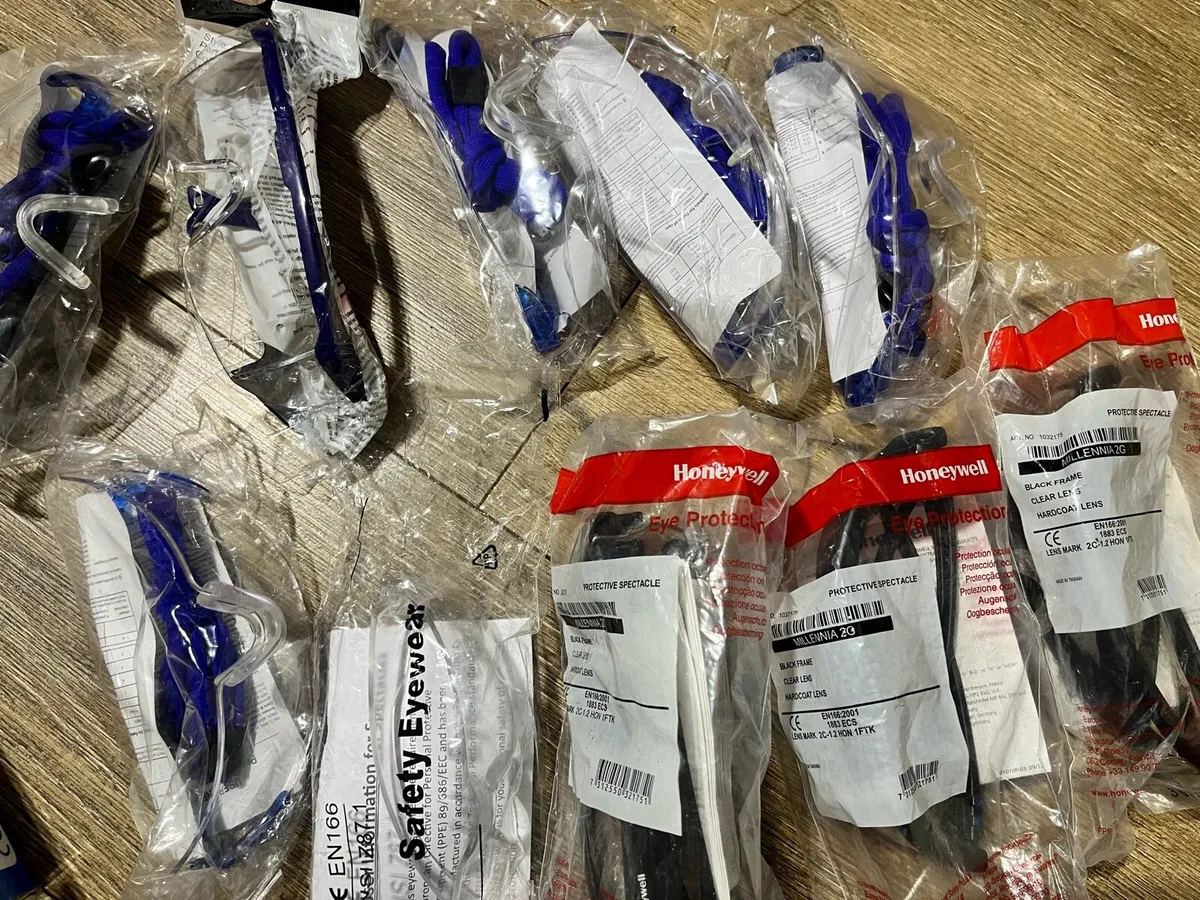 New & packed Eyes protect glasses, gloves - Image 3