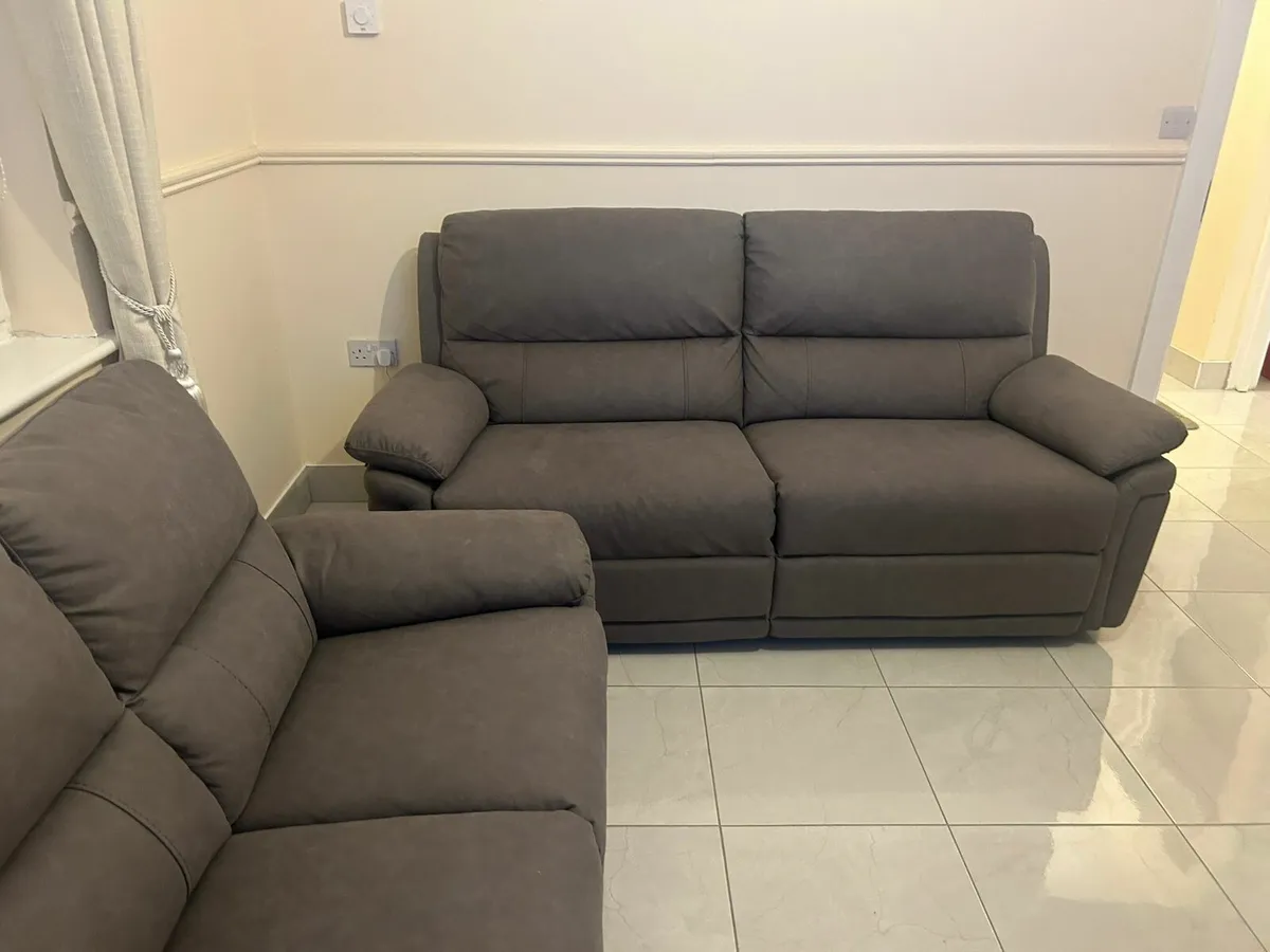 Recliber Sofas 3+2 practically new - Image 1