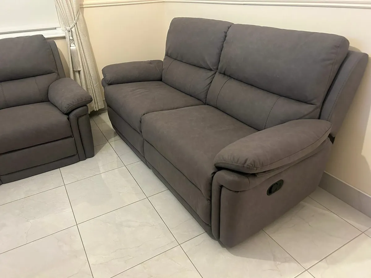 Recliber Sofas 3+2 practically new - Image 2