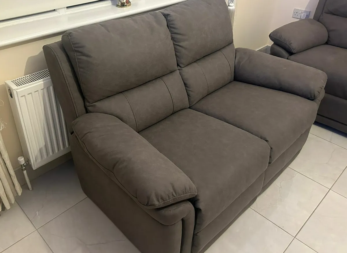 Recliber Sofas 3+2 practically new - Image 4