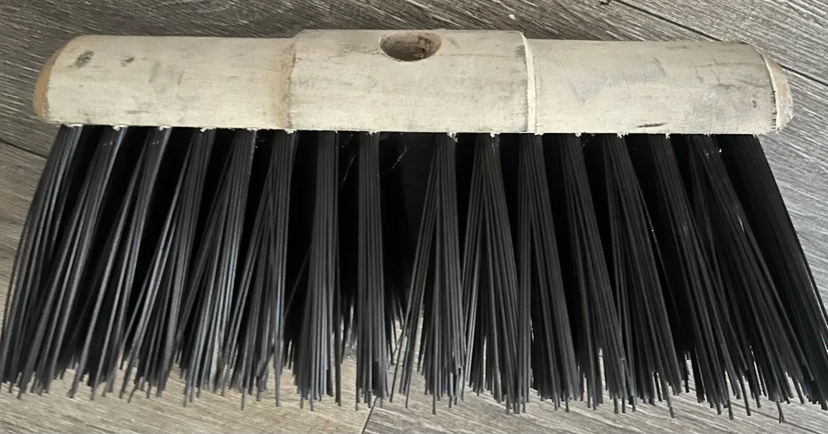 For sale New yard brush - Image 1